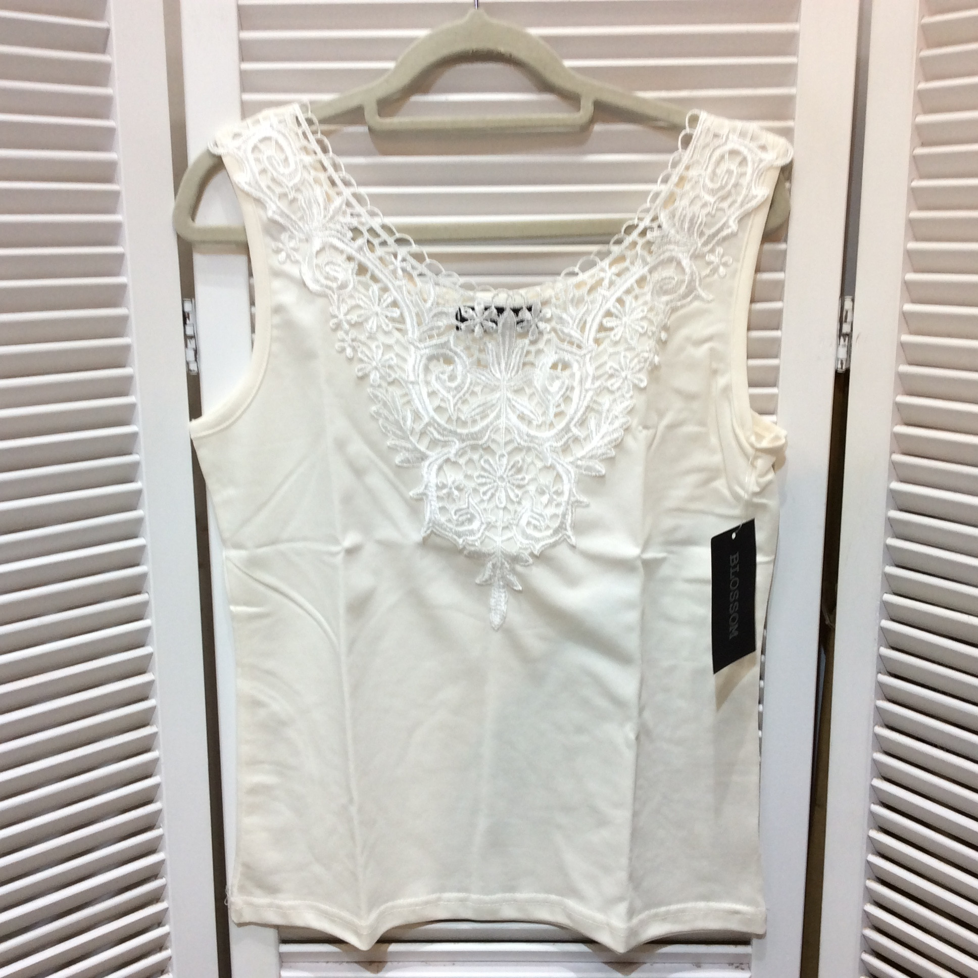 新品☆レースタンクトップ M~L ホワイト