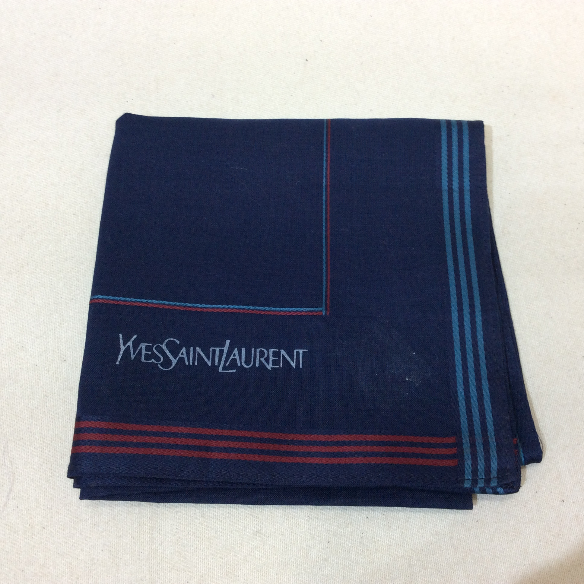 未使用☆YVES SAINT LAURENT イヴサンローラン メンズ ハンカチ ネイビー