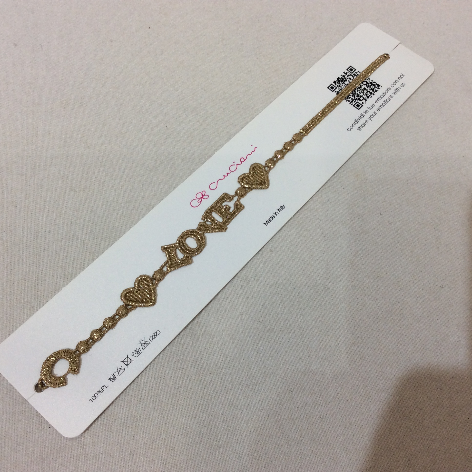 未使用☆Cruciani クルチアーニ 刺繍ブレスレット LOVE ゴールド