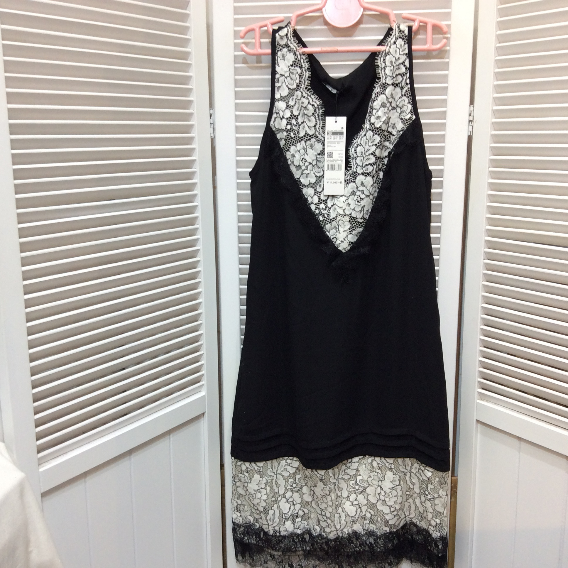 未使用 SISLEY ノースリーブワンピース サイズ38   ブラック／レース