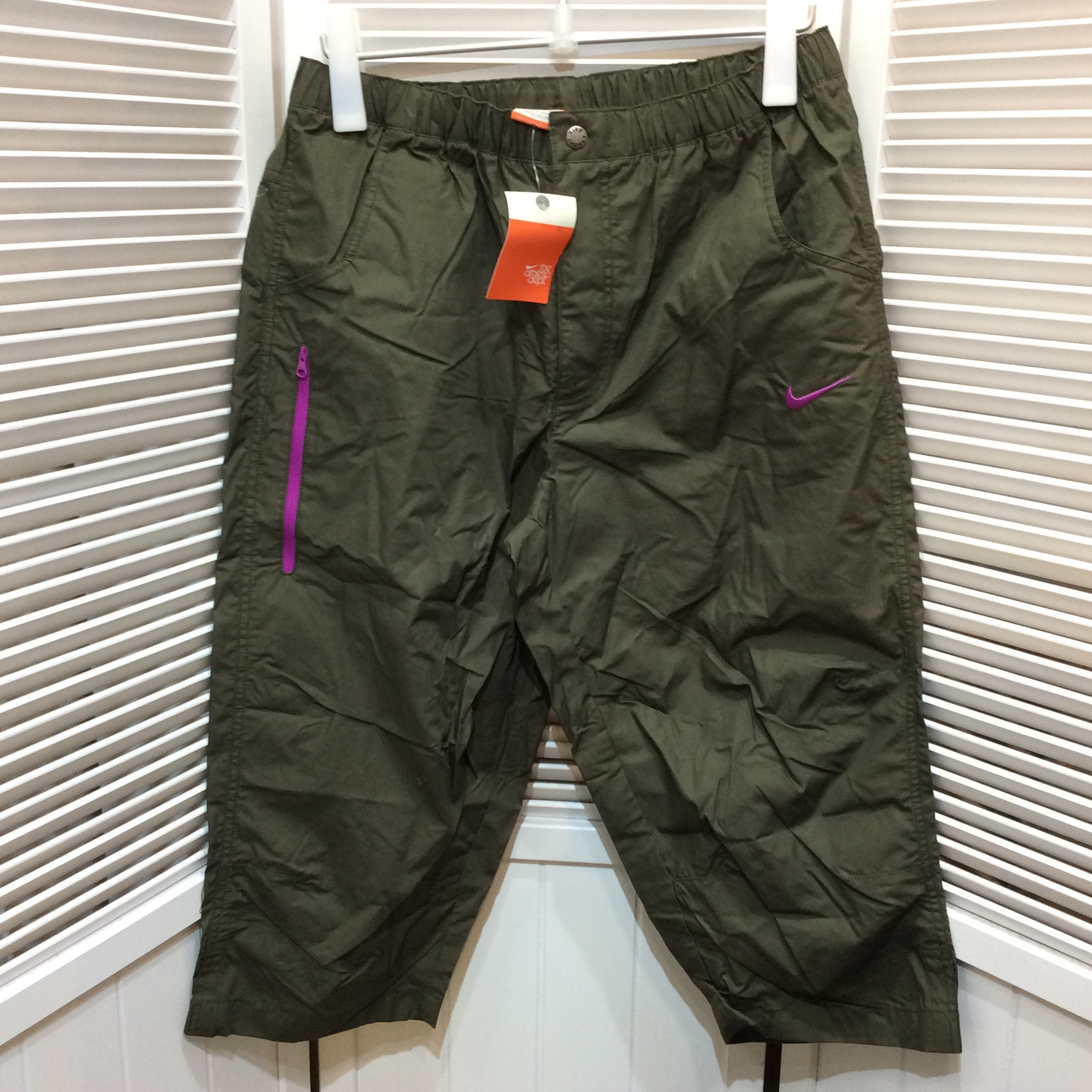 未使用☆NIKE ナイキ メンズ ハーフパンツ XL カーキ