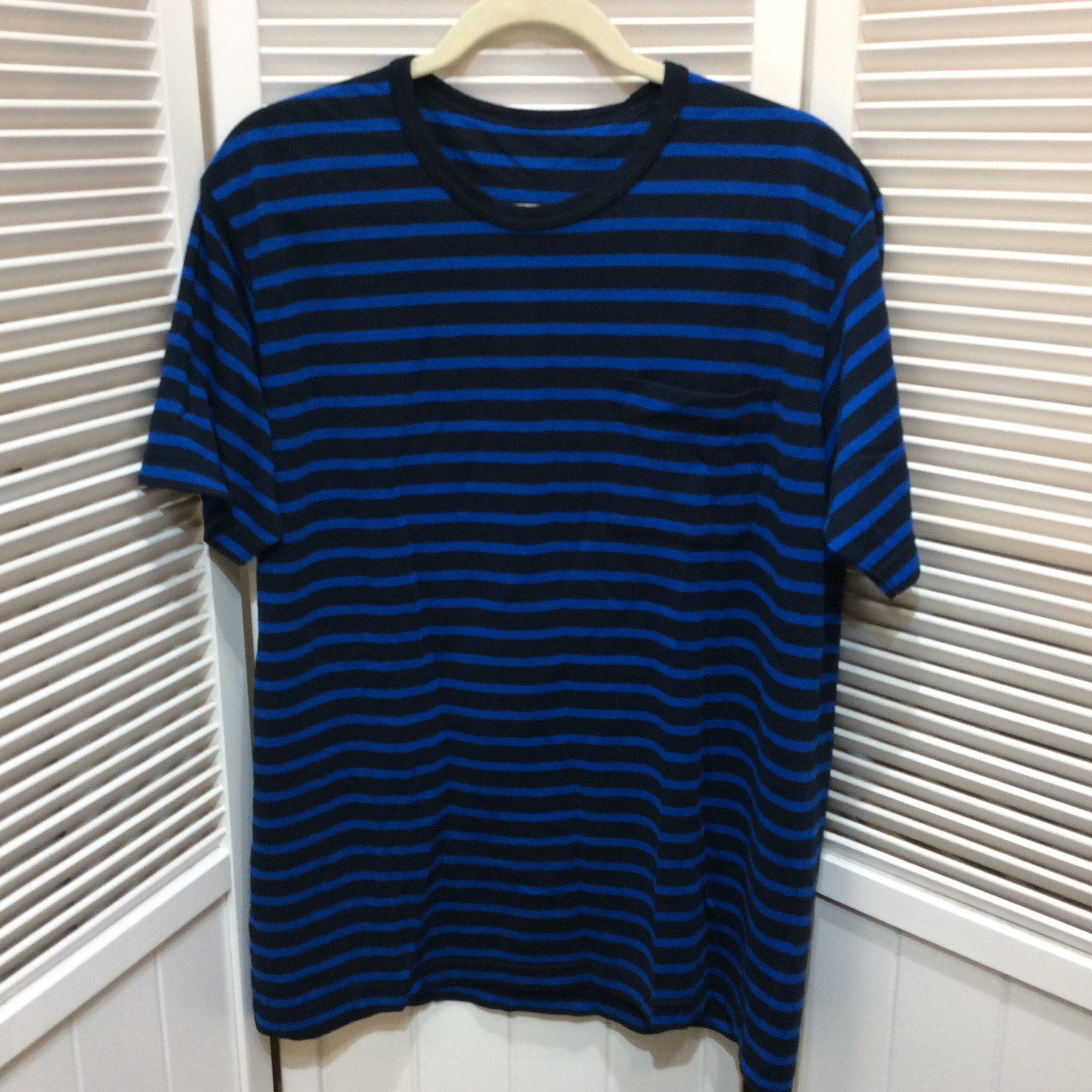 未使用☆ユニクロ メンズTシャツ XL ブルーボーダー柄