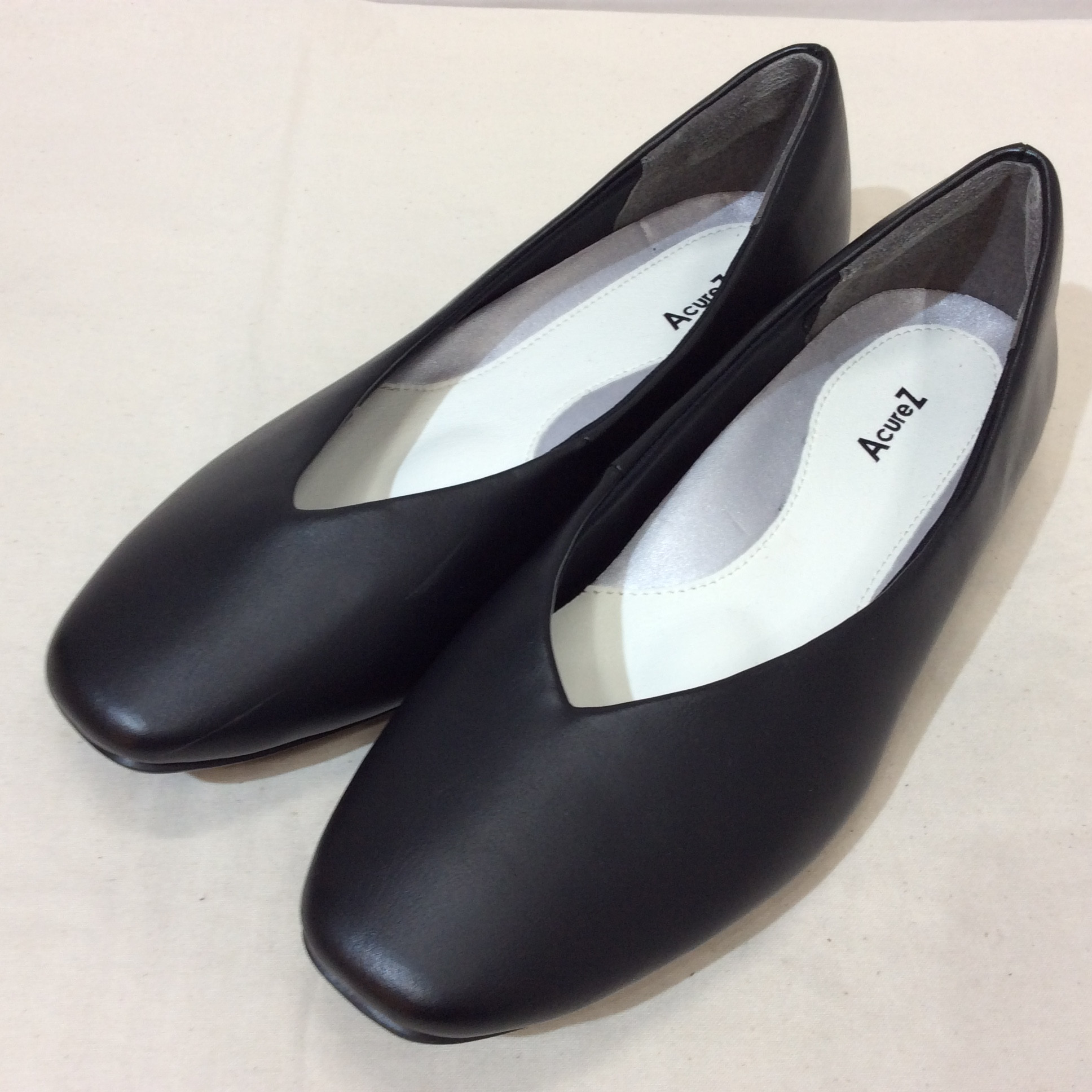 美品☆AcureZ アキュアーズ アシックス フラットシューズ 23.0 パンプス ブラック