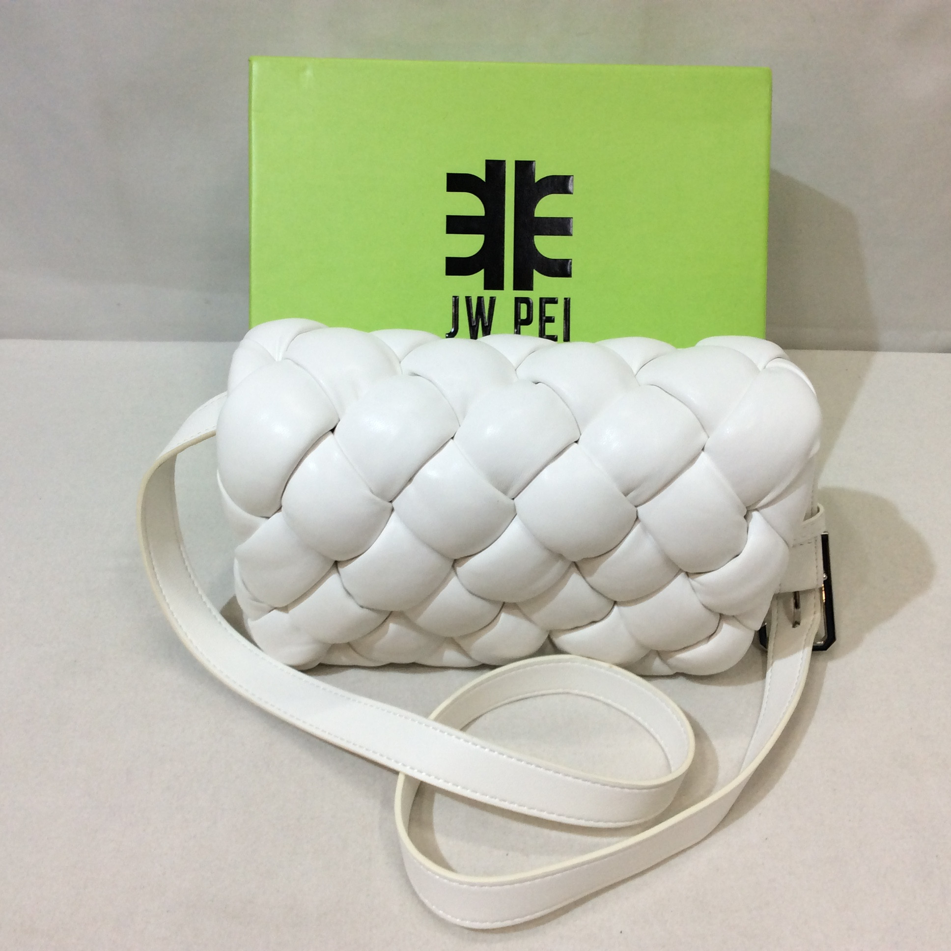 JW PEI Maze ショルダーバッグ ホワイト 箱付き フェイクレザー