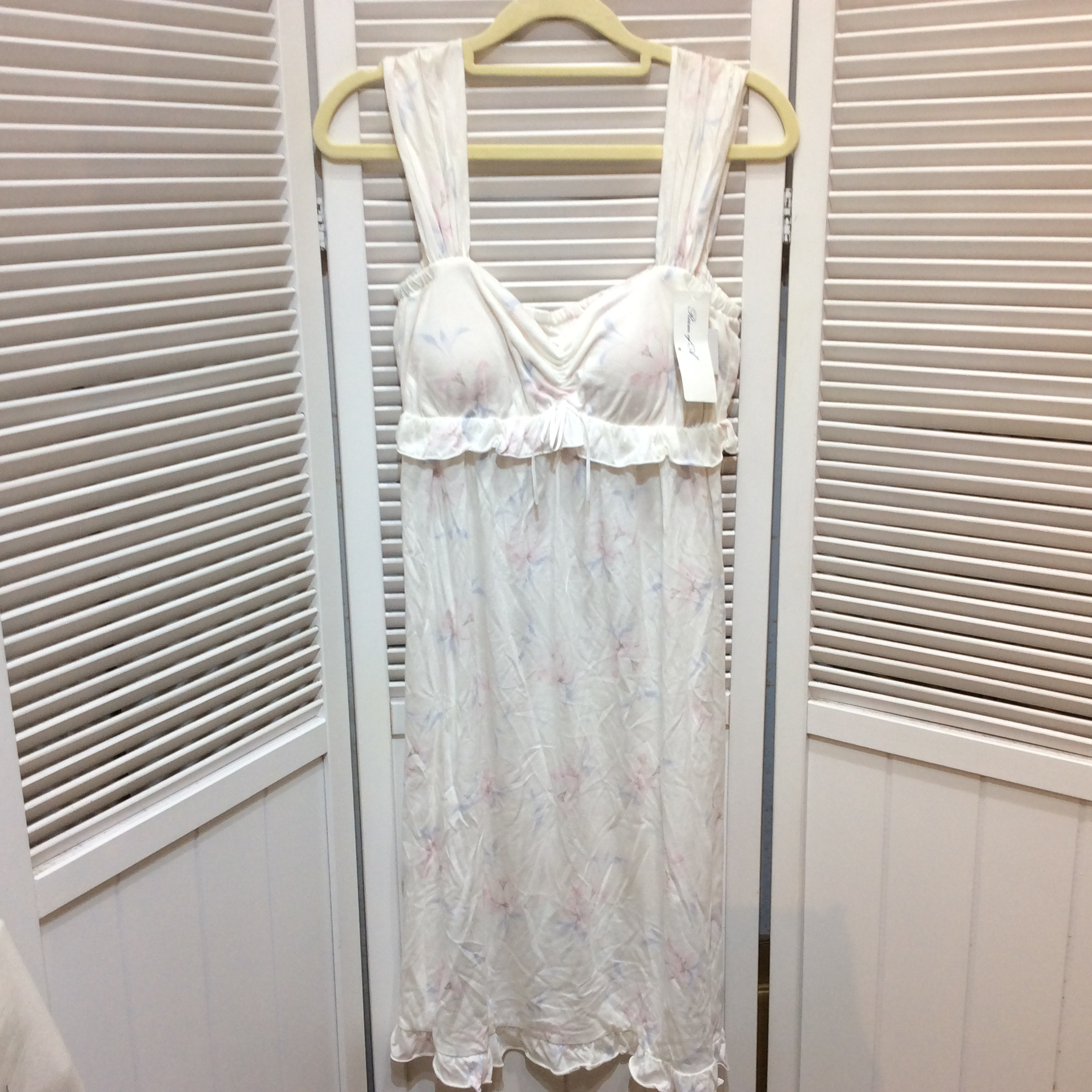 未使用☆ワコール カップ付き ノースリーブ M ホワイト×花柄