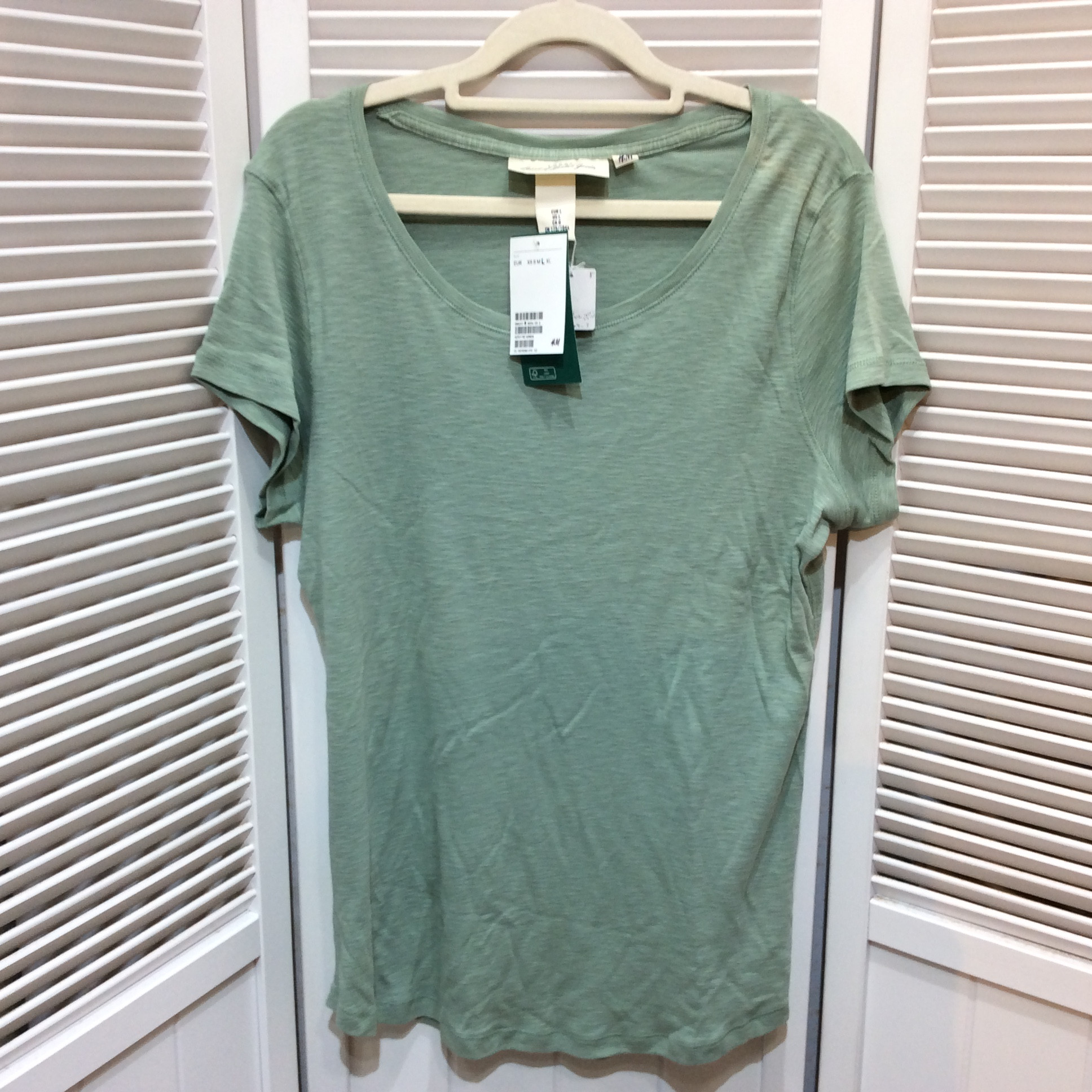 未使用☆H&M エイチアンドエム 半袖ジャージートップス L グリーン系