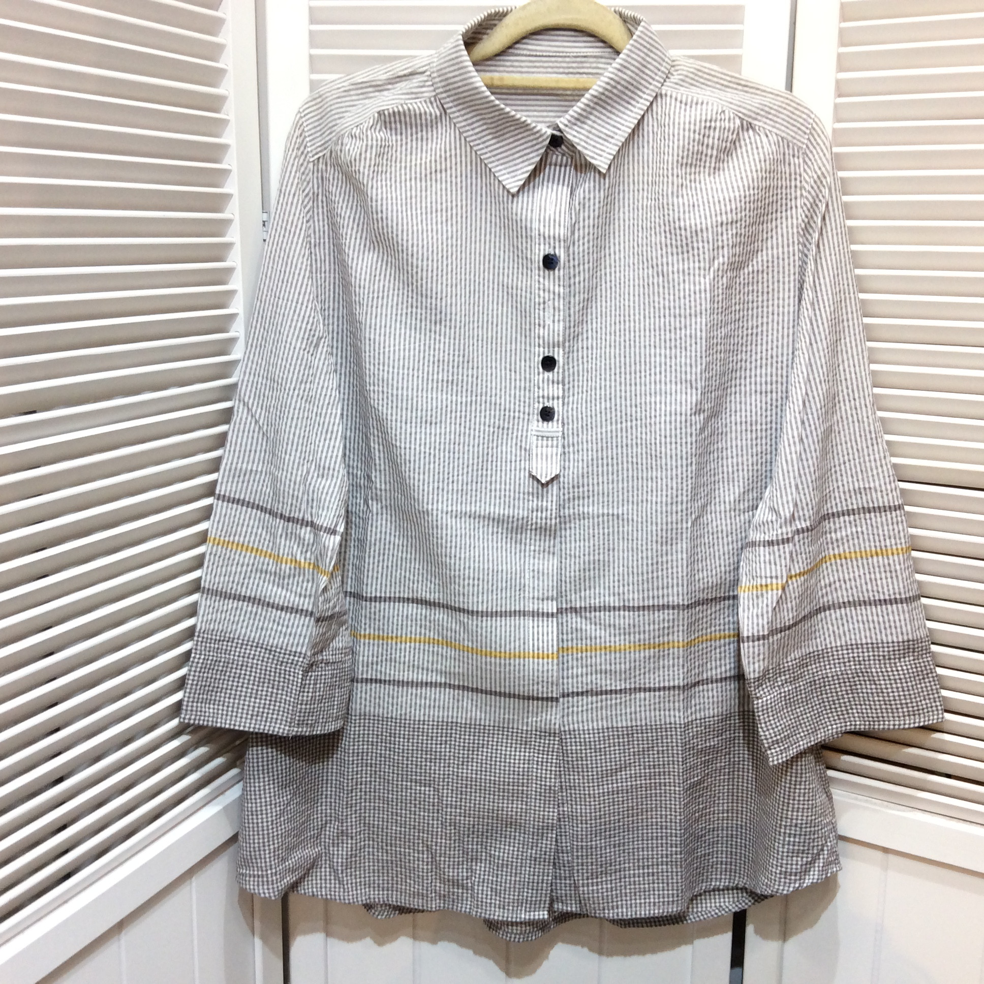オーバーブラウス  サイズM  グレー×イエロー／ストライプ  美品