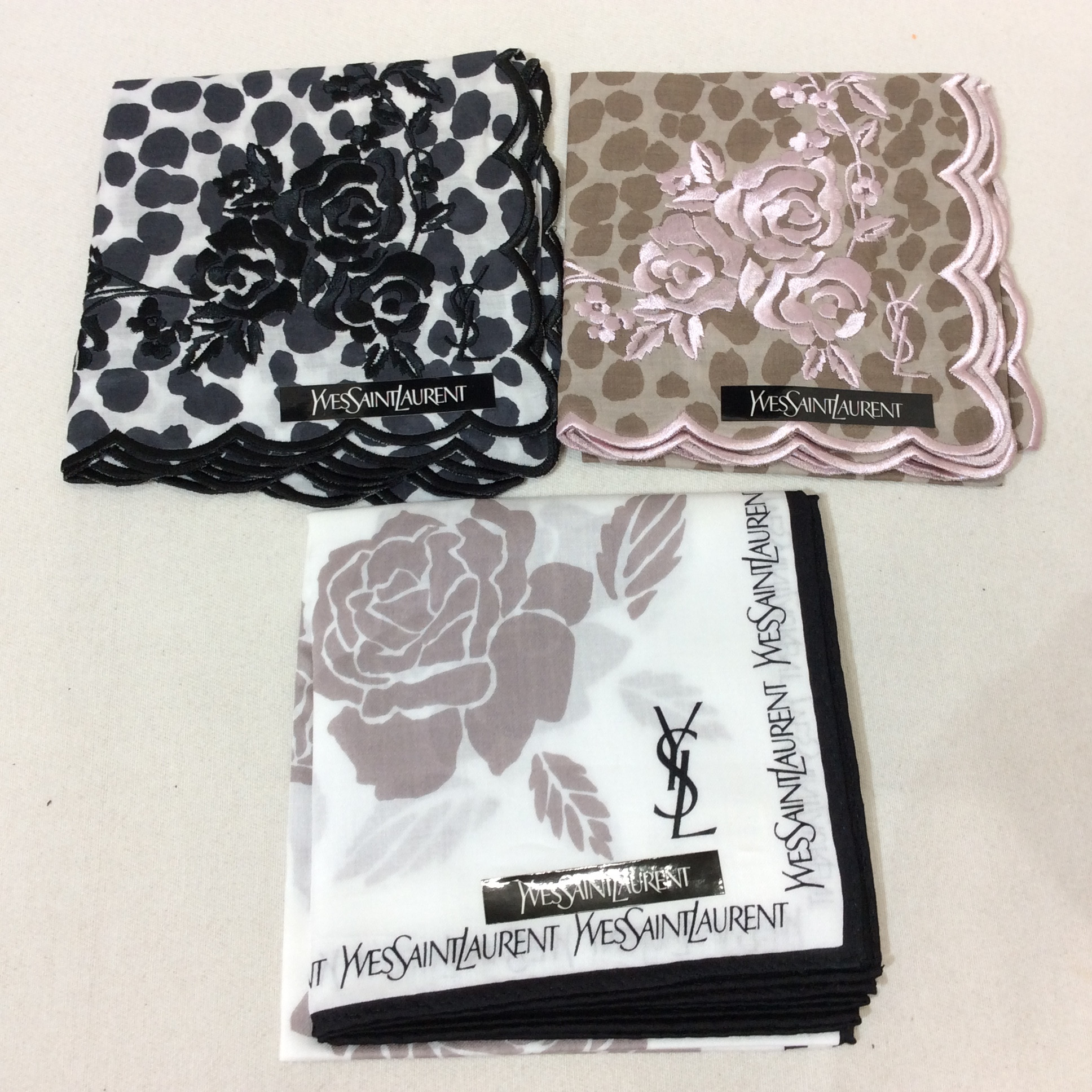 未使用☆Yves Saint Laurent イヴ・サンローラン ハンカチ3枚セット YSL
