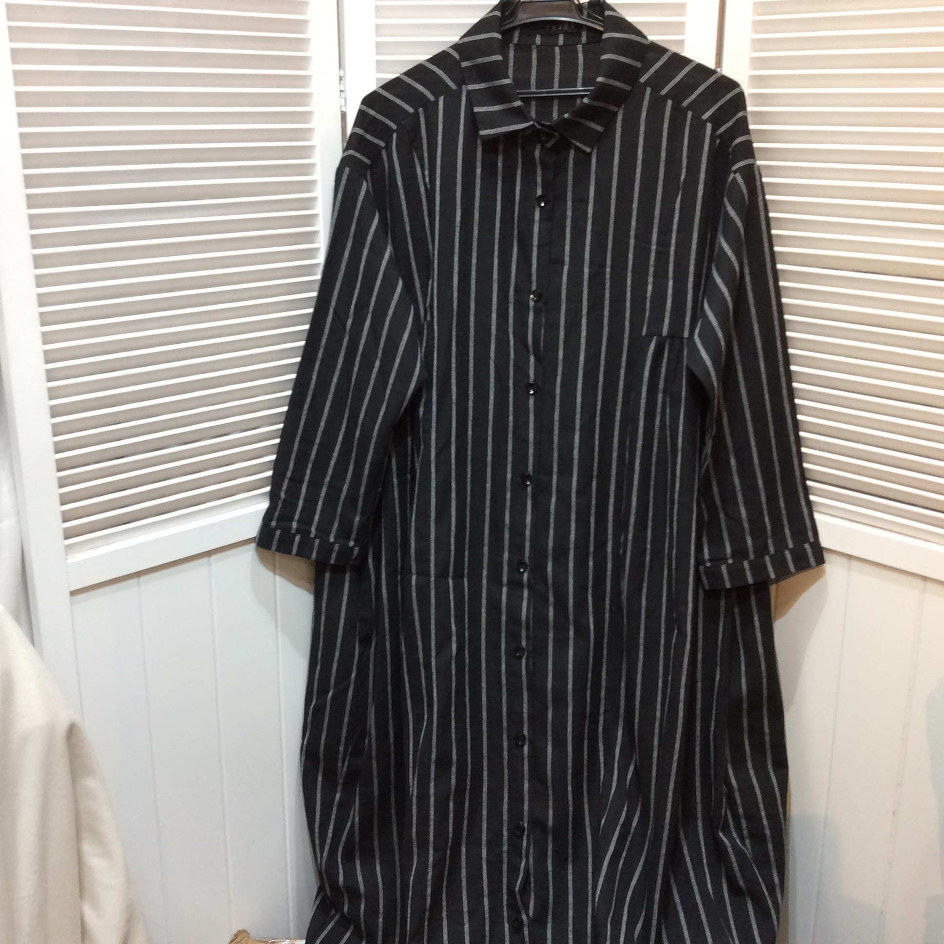 綿麻 コートワンピース  フリーサイズ   ブラック／ストライプ  美品