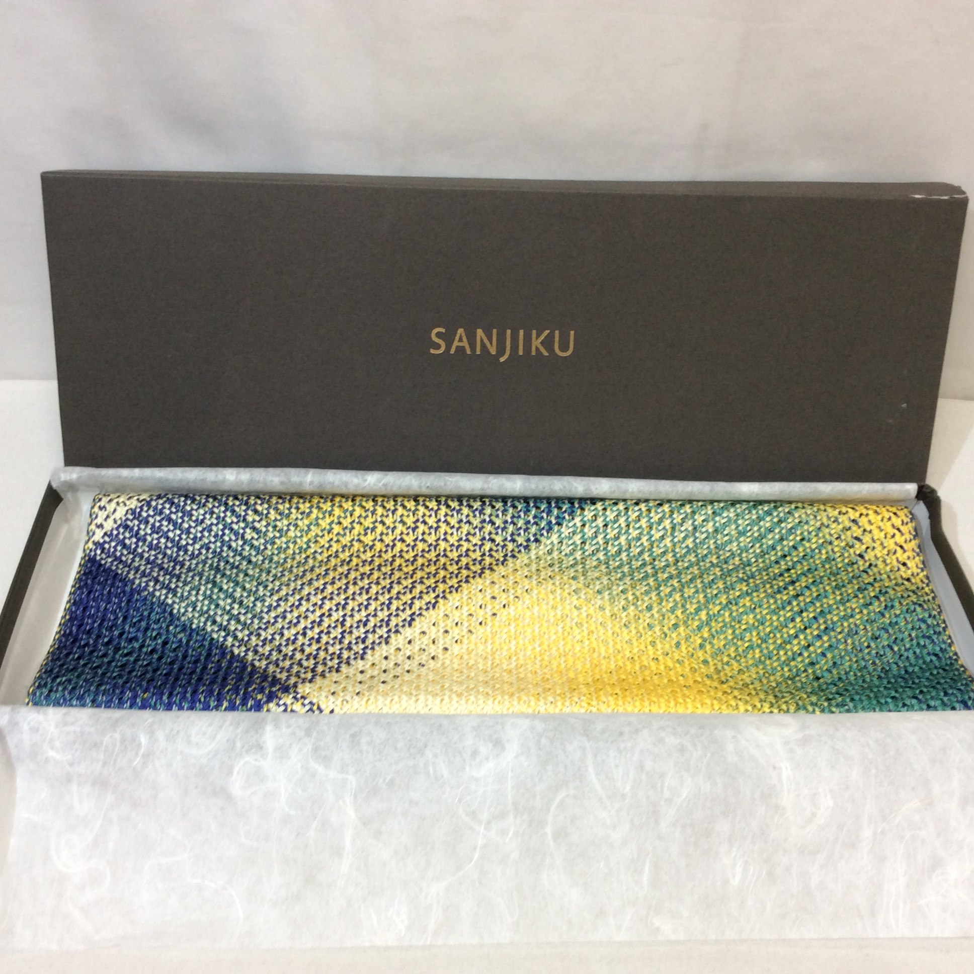 未使用☆SANJIKU 三軸組織 京都 絹ストール イエロー×グリーン系 オンワード 日本製