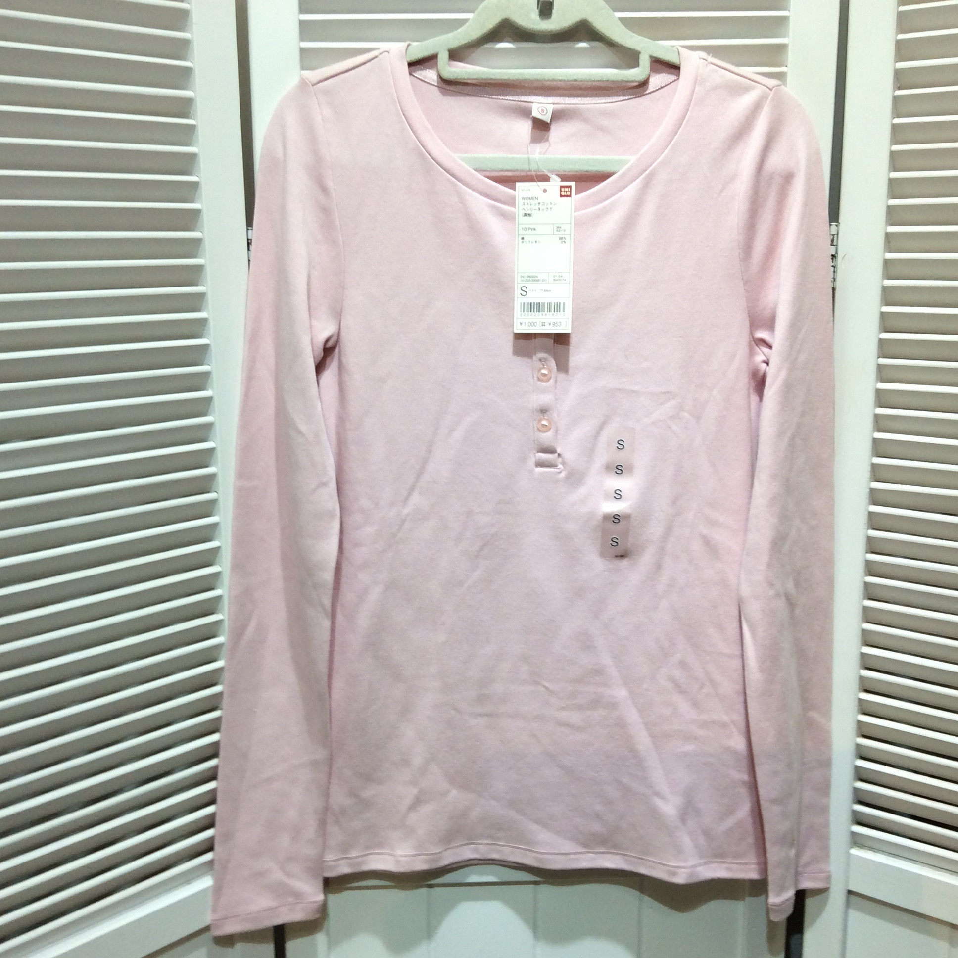 未使用 ユニクロ ヘンリーネック長袖Tシャツ  Sサイズ ピンク