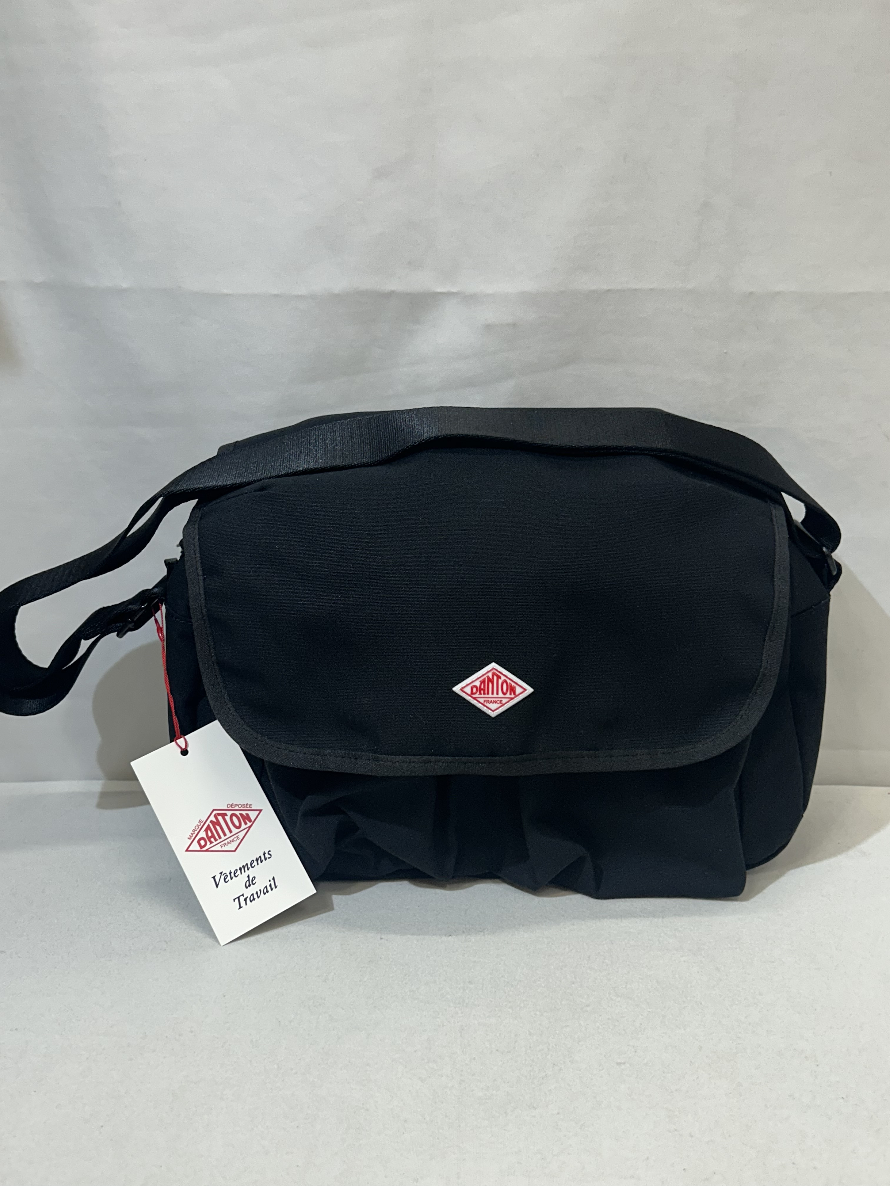 新品 ダントン ショルダーバッグ ブラック