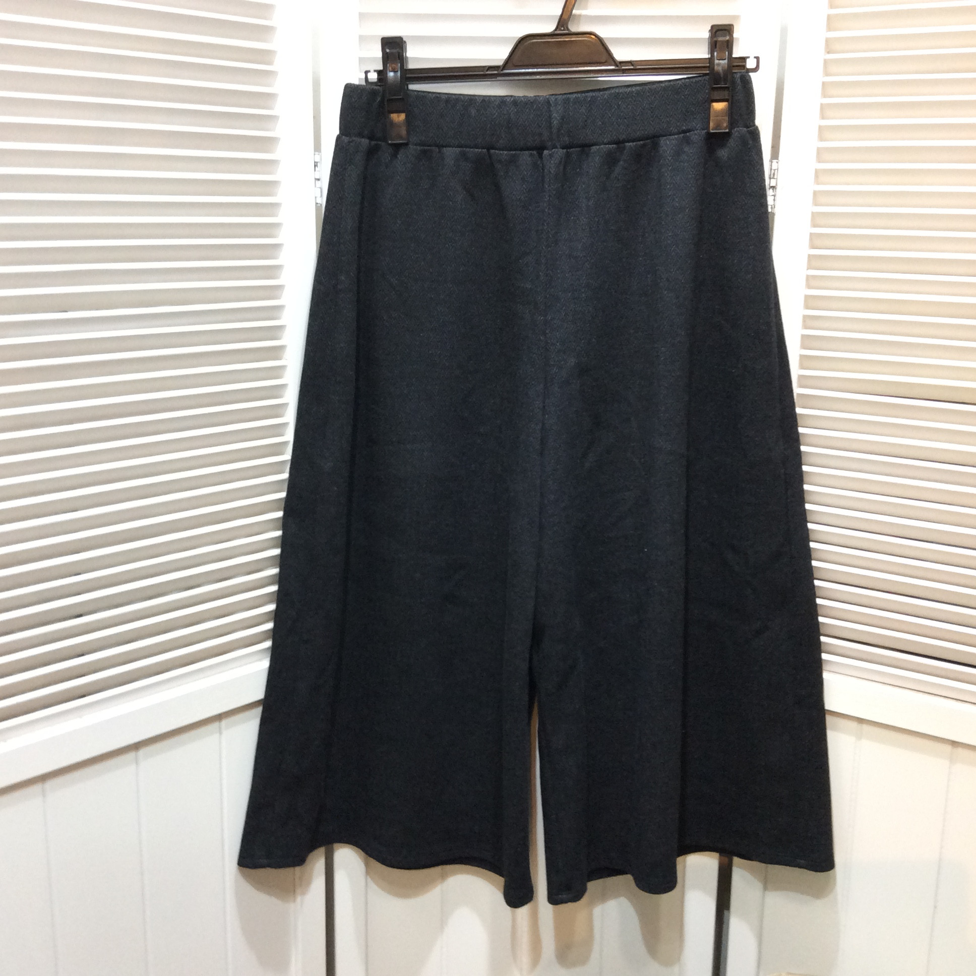 ガウチョ  M  チャコールグレー  美品