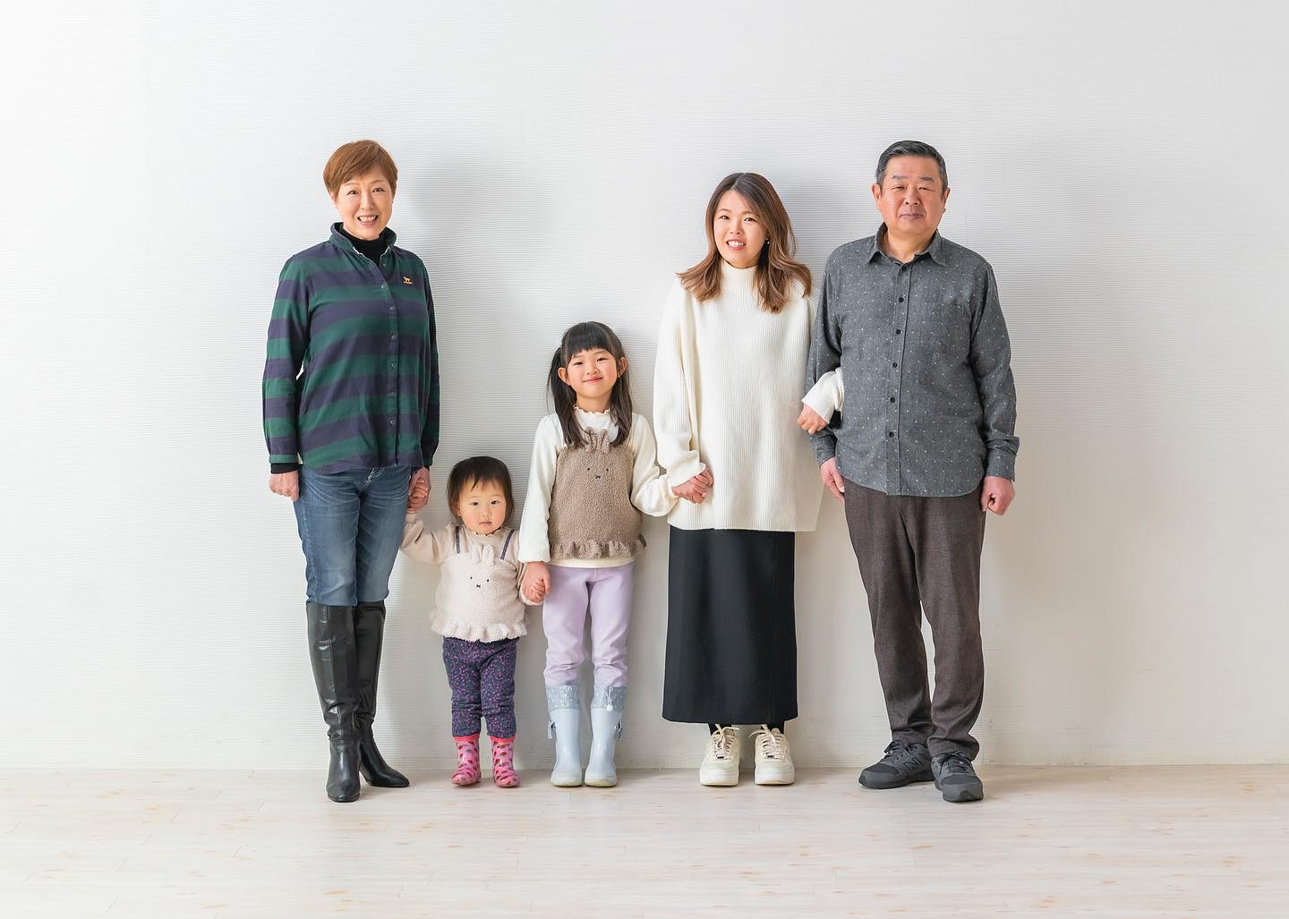 ご家族写真は福島県会津若松市のフォトスタジオ、小林写真館にお任せください。