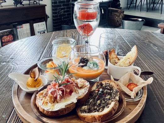 Ａ： うらほとプレート