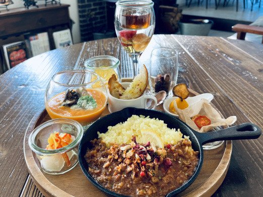 B： ごはん・プレート