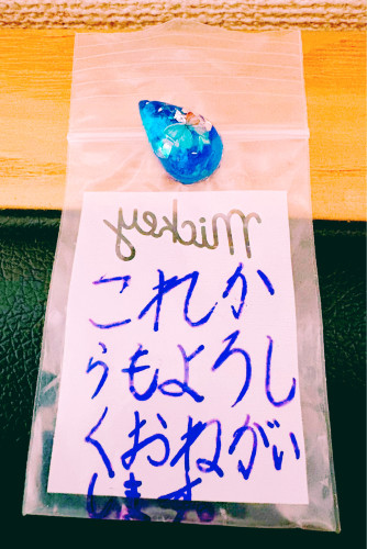 生徒さんからの頂きもの_谷田部花帆ちゃんからレジンの作品.JPG