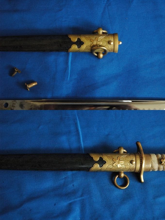 海軍の短剣の拵え鞘は鮫の研ぎ出し 中身は当時の模造刀