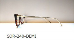 240demi横.jpg