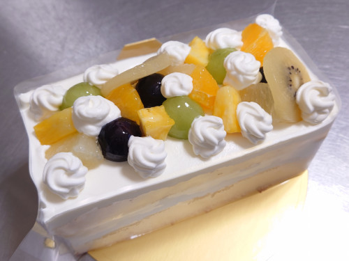 ショートサイズのお誕生日ケーキ♪おめでとうございます！！
