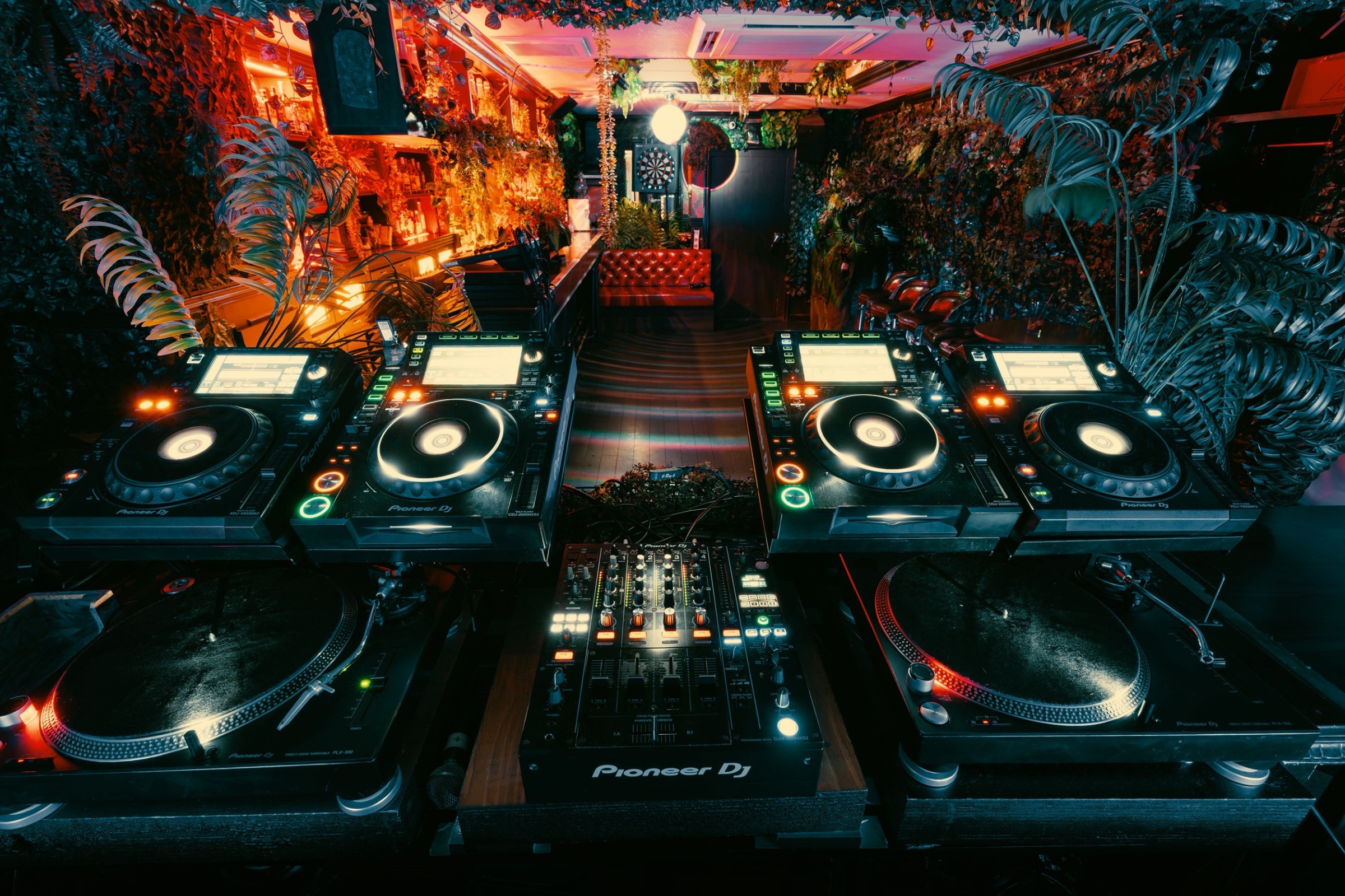 DJ BOOTH