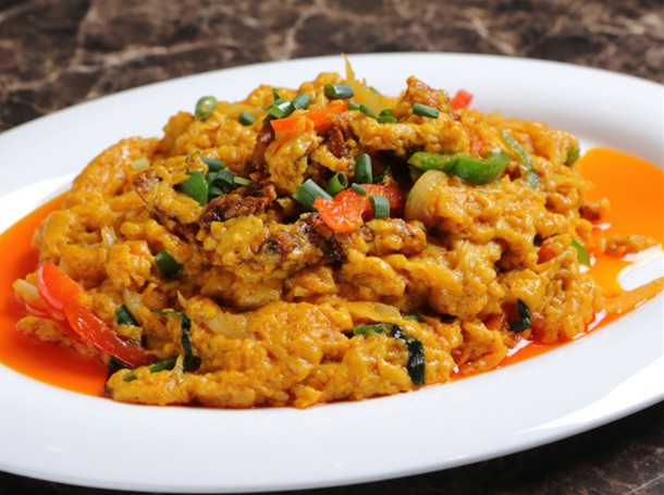 絶品！プーニンパッポンカリー（ふわとろ玉子のカニカレー）