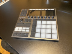 MASCHINE+　世界で最も有名なスタンドアローン音楽制作システム