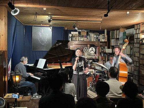 川村寿男トリオ＆文田けい子