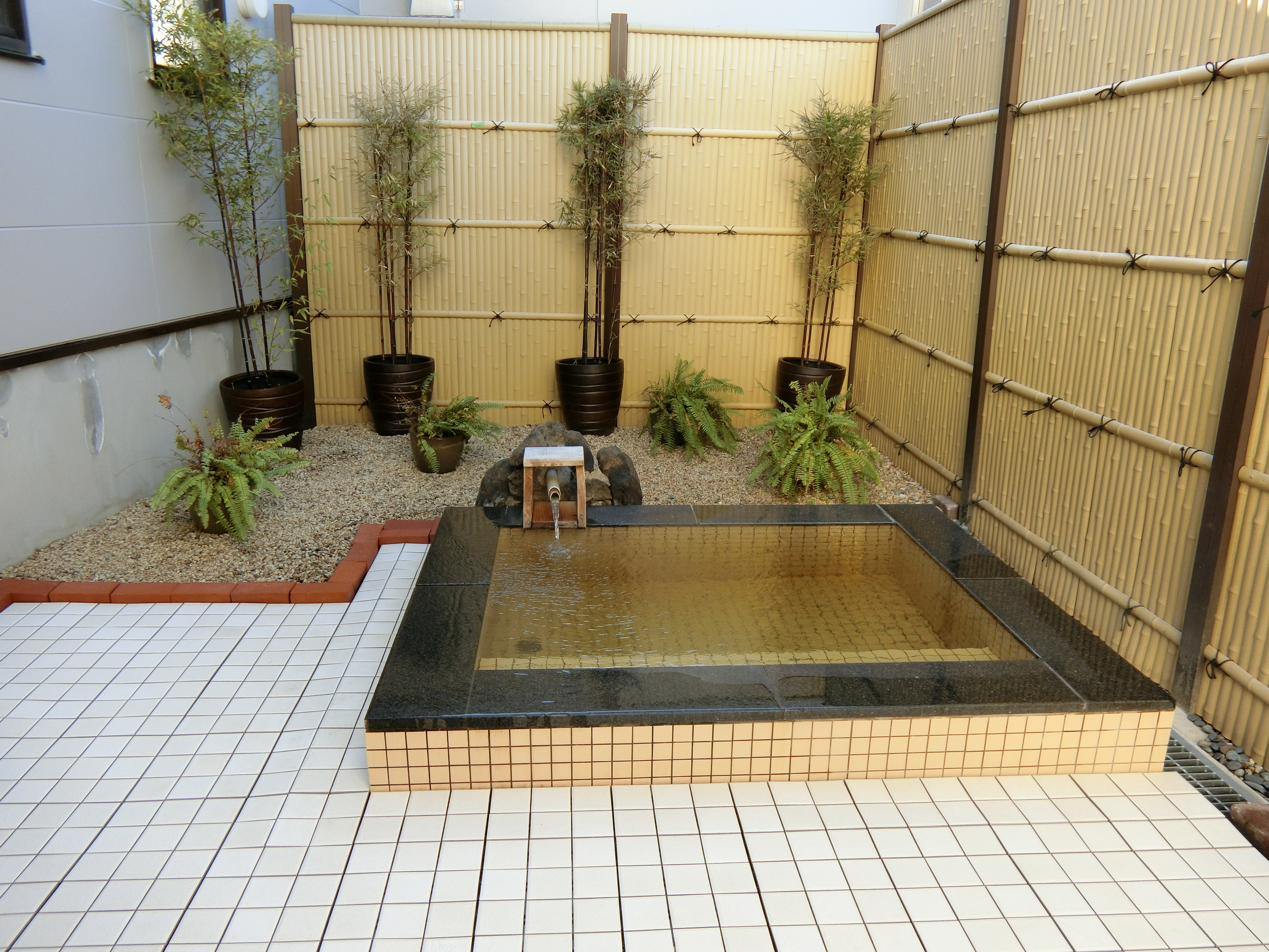ホームページが新しくなりました 宮城県大崎市の日帰り温泉 ひまわり温泉 花おりの湯 源泉かけ流し 植物性由来のモール泉