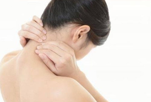 首の痛みにお悩みの方へ｜自宅・職場でできるストレッチと鍼灸治療の効果