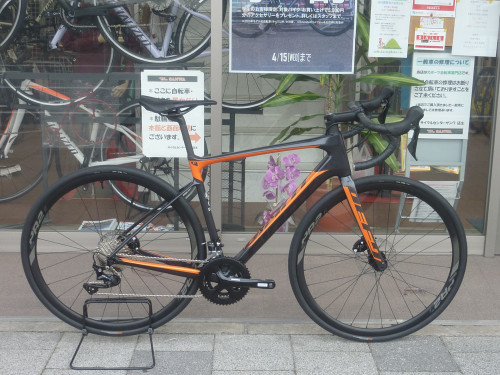 ジャイアント　DEFY　アドヴァンズド2　ブラック.JPG