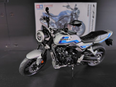 1100F正面右2.JPG
