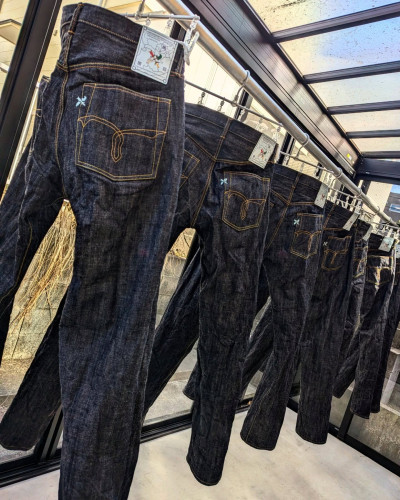 プレミアムTKシリーズ 天然藍めセルビッチデニムパンツ トラディショナルストレートTK905公式オンラインショップにて販売開始📣📣📣。