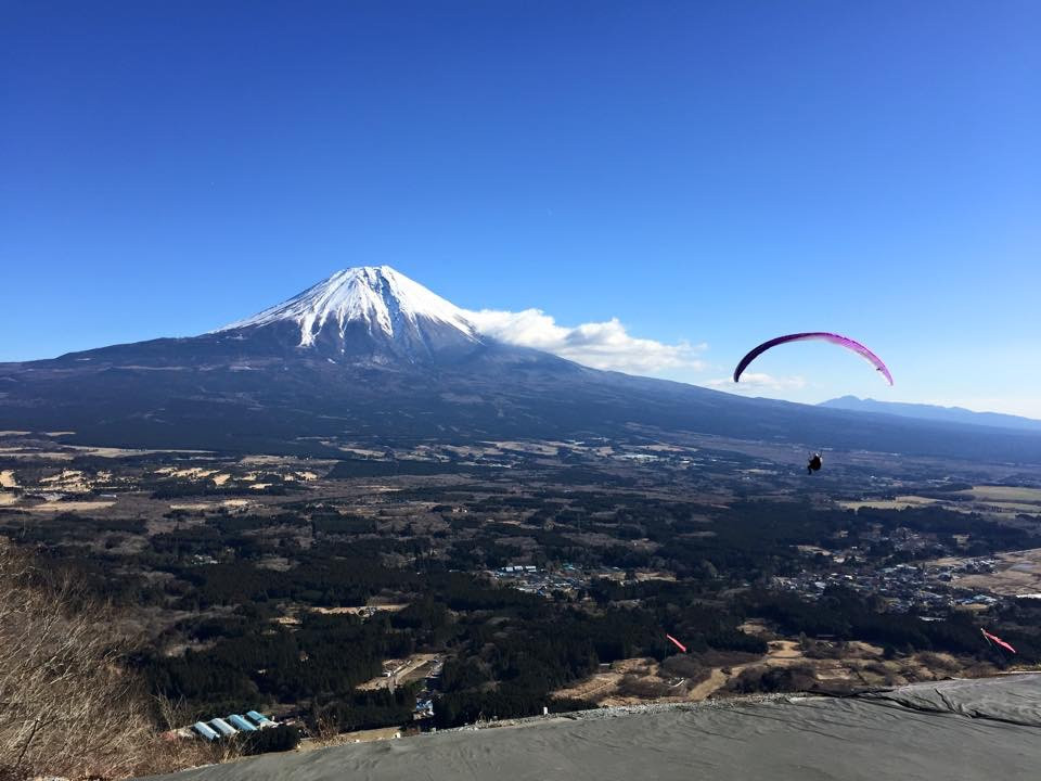 標高700m富士山麓の朝霧高原で手づくりで仕込んでいます