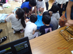 共和町主催の子ども向けニホンザリガニ体験観察会