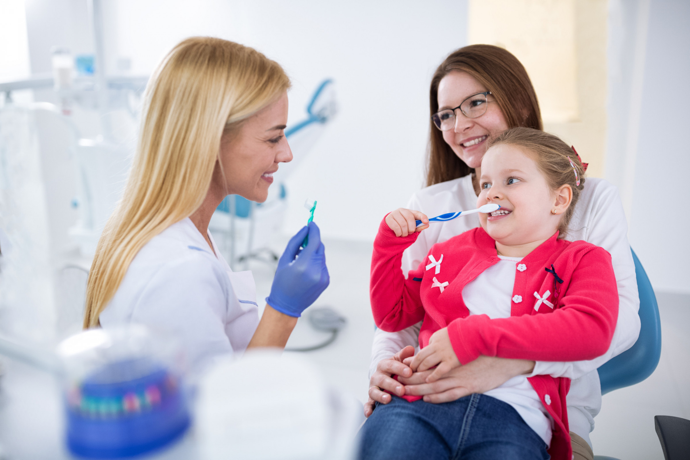 小児歯科：しっかり歯磨きができているか気になる　歯並びが心配　乳歯の虫歯など、どのようなことでもまずはご相談ください。