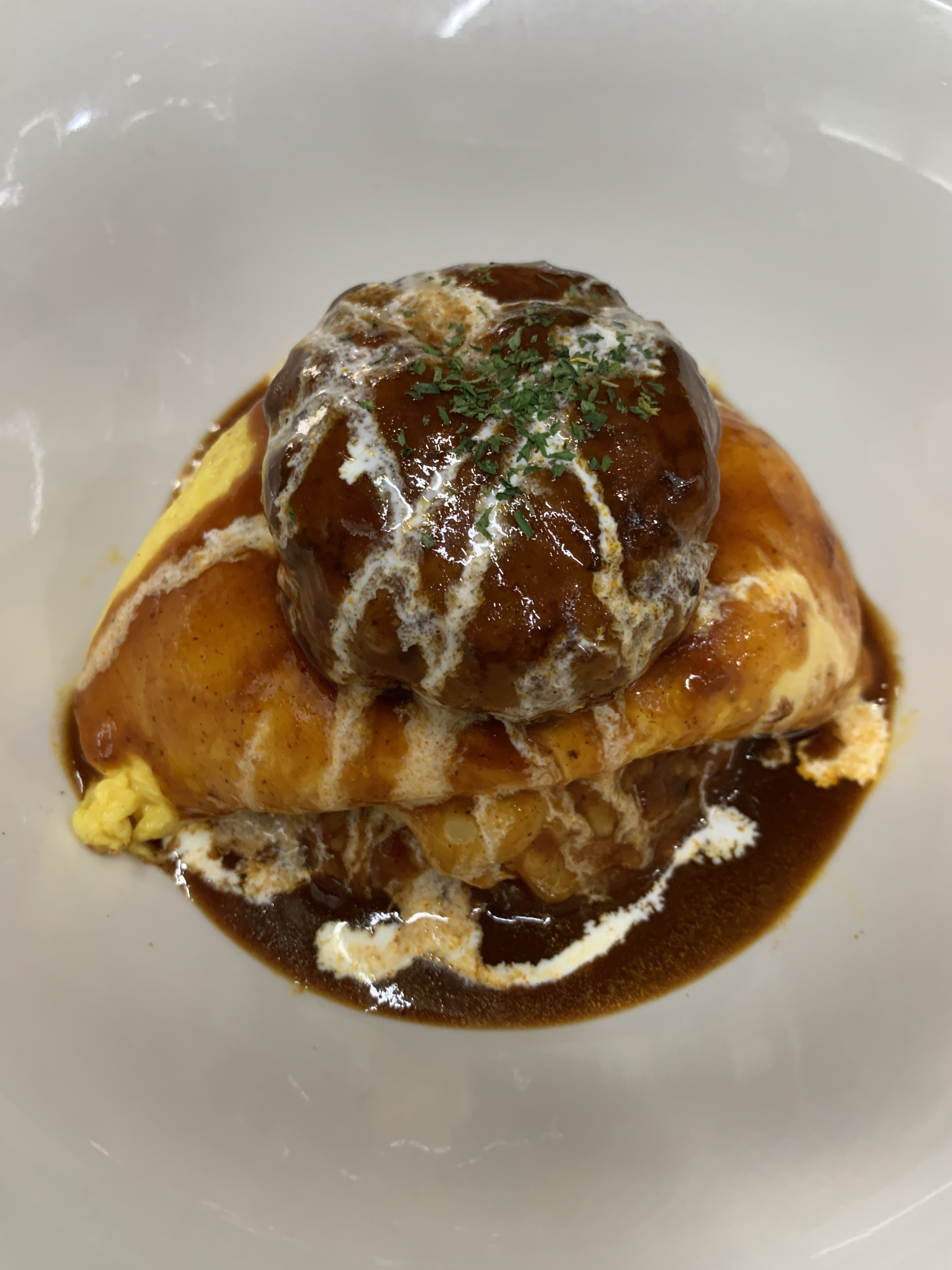 デミグラスハンバーグオムライス