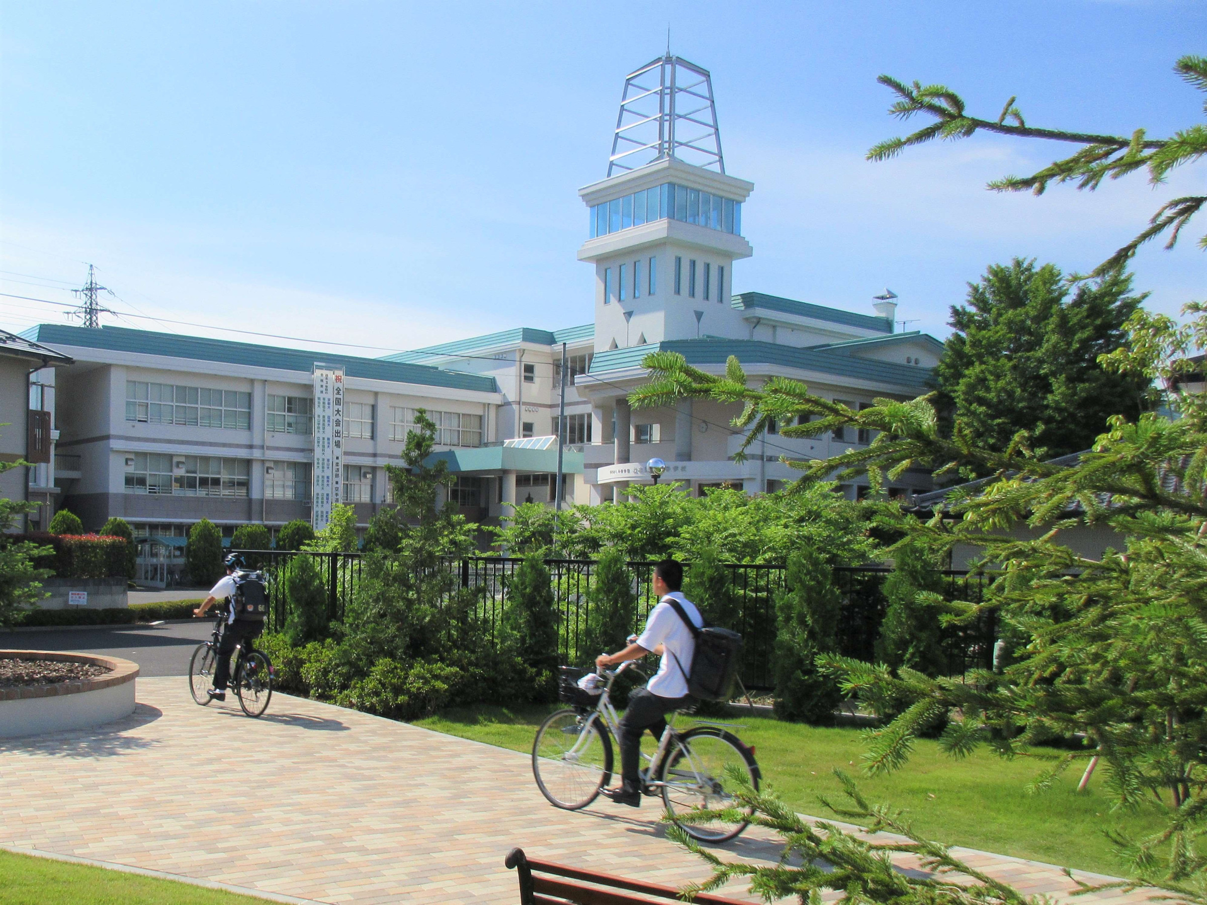 松本第一高等学校　尖塔