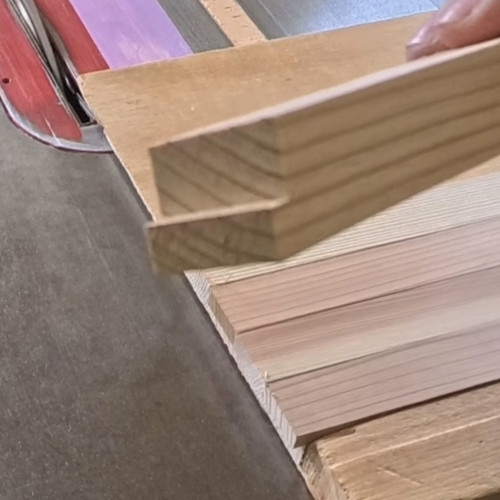 扉保持ストッパーを木材で作る