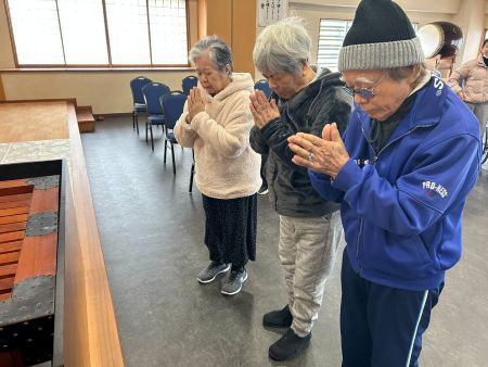 令和8年　1月　「初詣①( 一人一)」