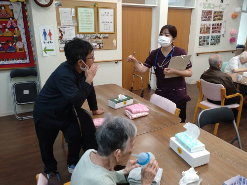 現場にて指導.jpg