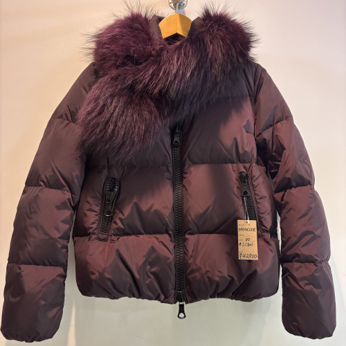MONCLER ファー付き　ショートダウン買取致しました❣️ウエストヴィレッジ梅屋敷店