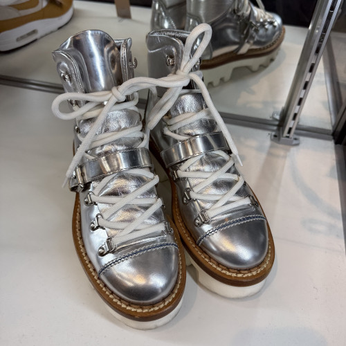 MONCLER ブーツお買取いたしました🩶わがままビンテージ雑色店🫧