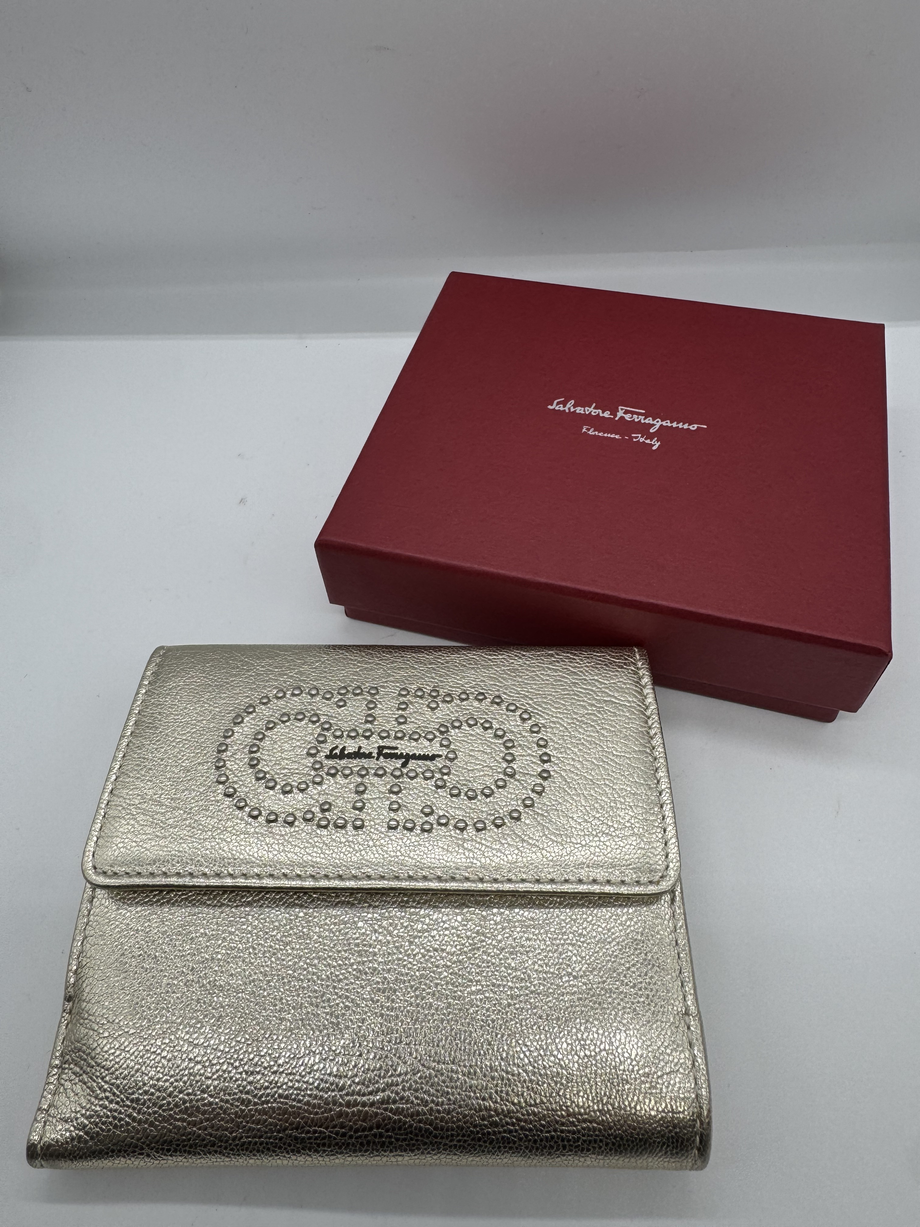 Salvatore Ferragamoお買取致しました✨ウェストヴィレッジ荏原町店♻️