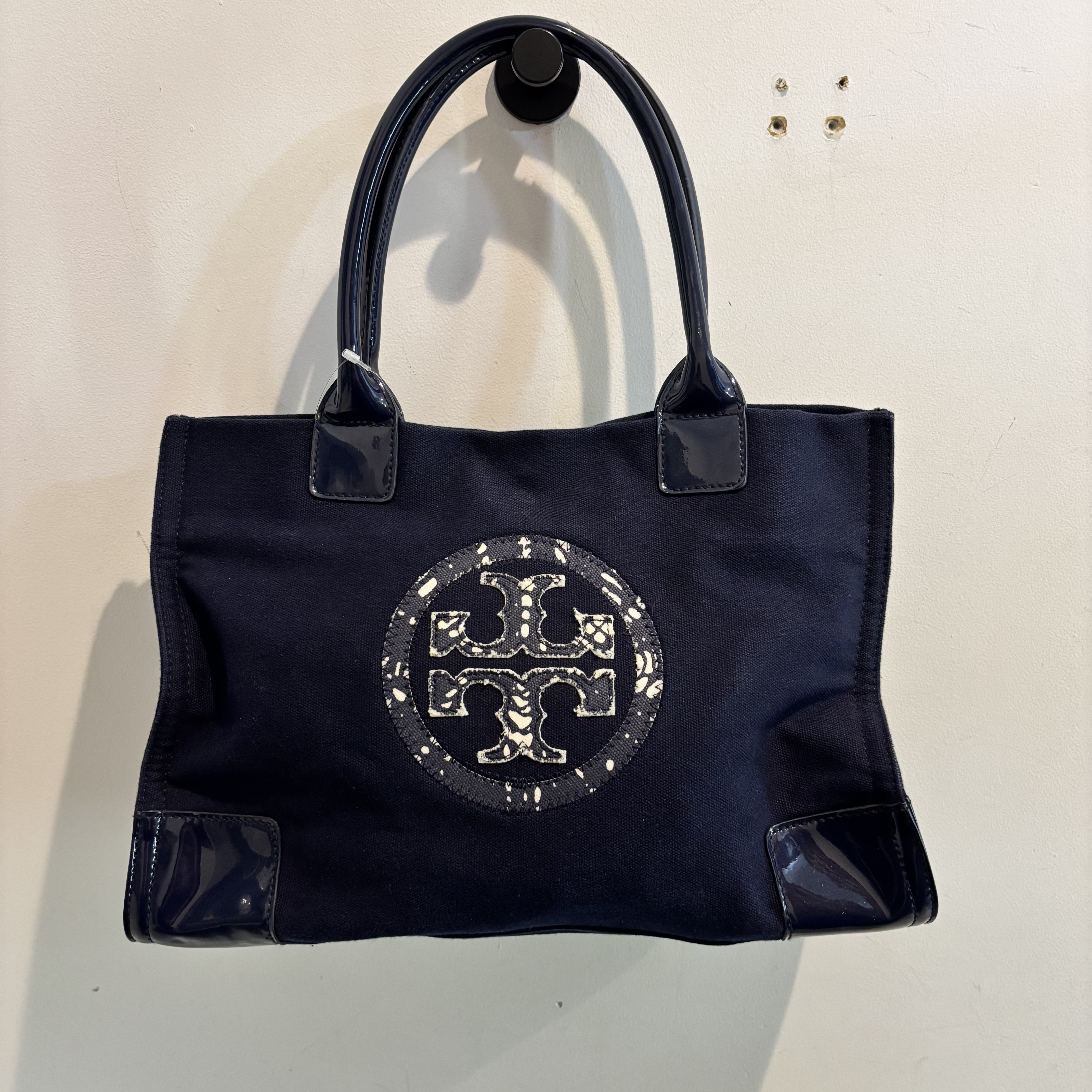 トリーバーチ ロゴキャンバストートバッグ買い取りいたしました👜ウエストヴィレッジ梅屋敷店