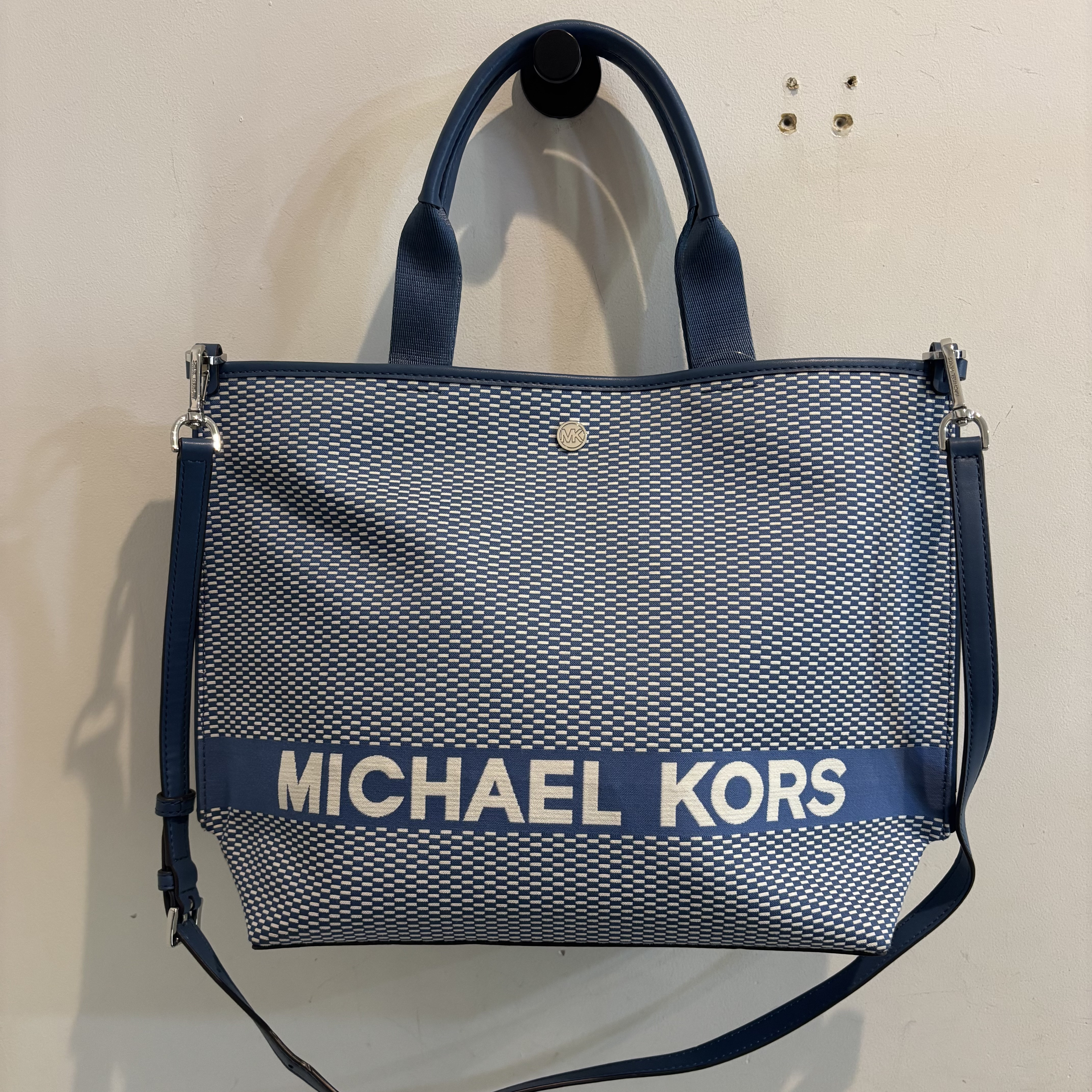 MICHAEL KORS マイケルコース キャンバストートバッグ入荷いたしました🌸ウエストヴィレッジ梅屋敷店