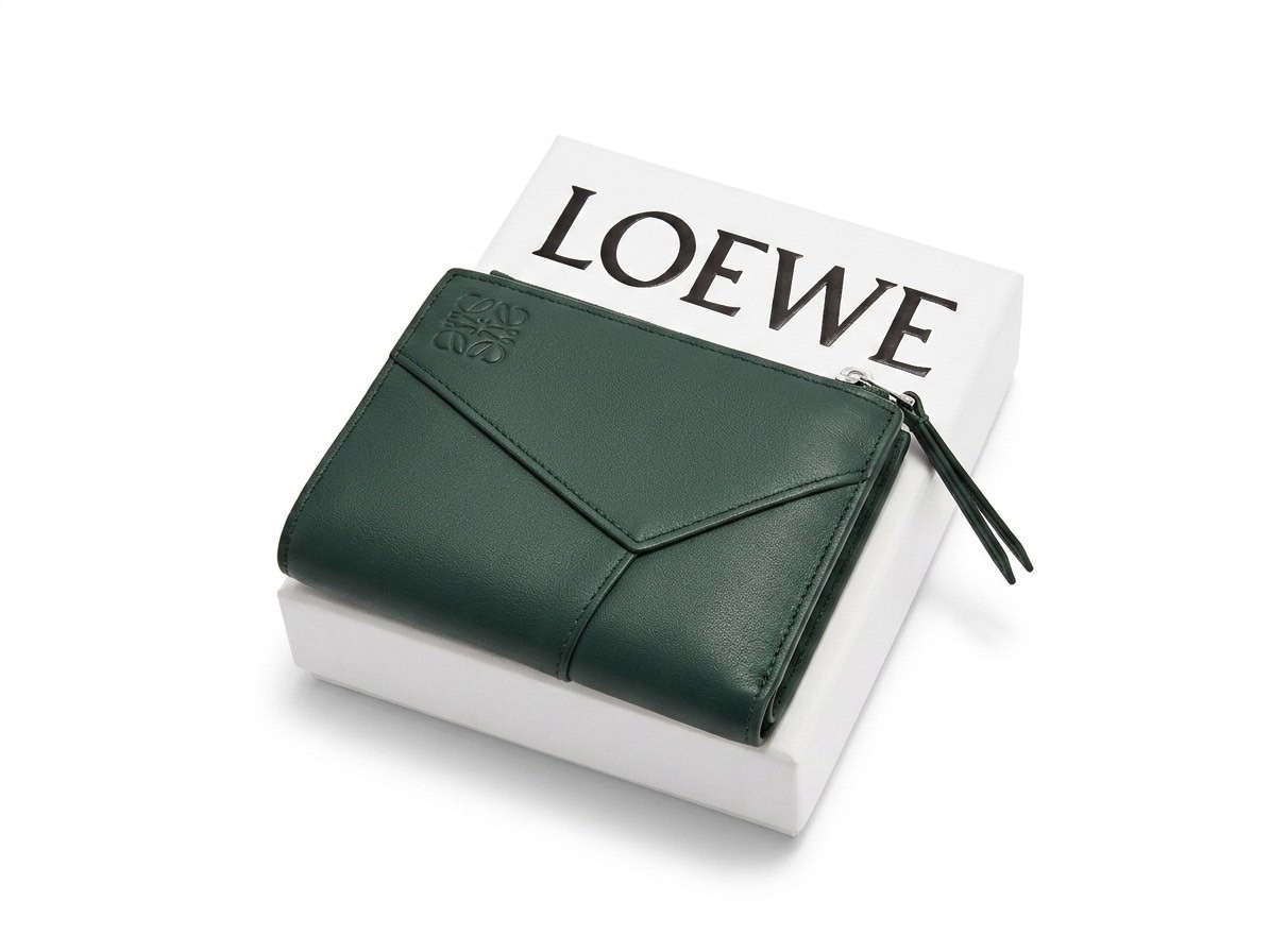 LOEWE スリム コンパクトウォレット買取致しました💚ウエストヴィレッジ梅屋敷店