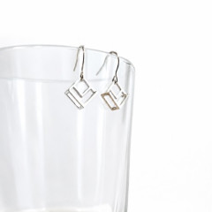 Structure ピアス