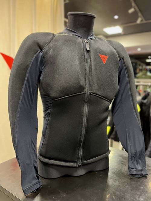 人気商品！！ Dainese ダイネーゼ Pro Armor 胸 背中 プロテクター