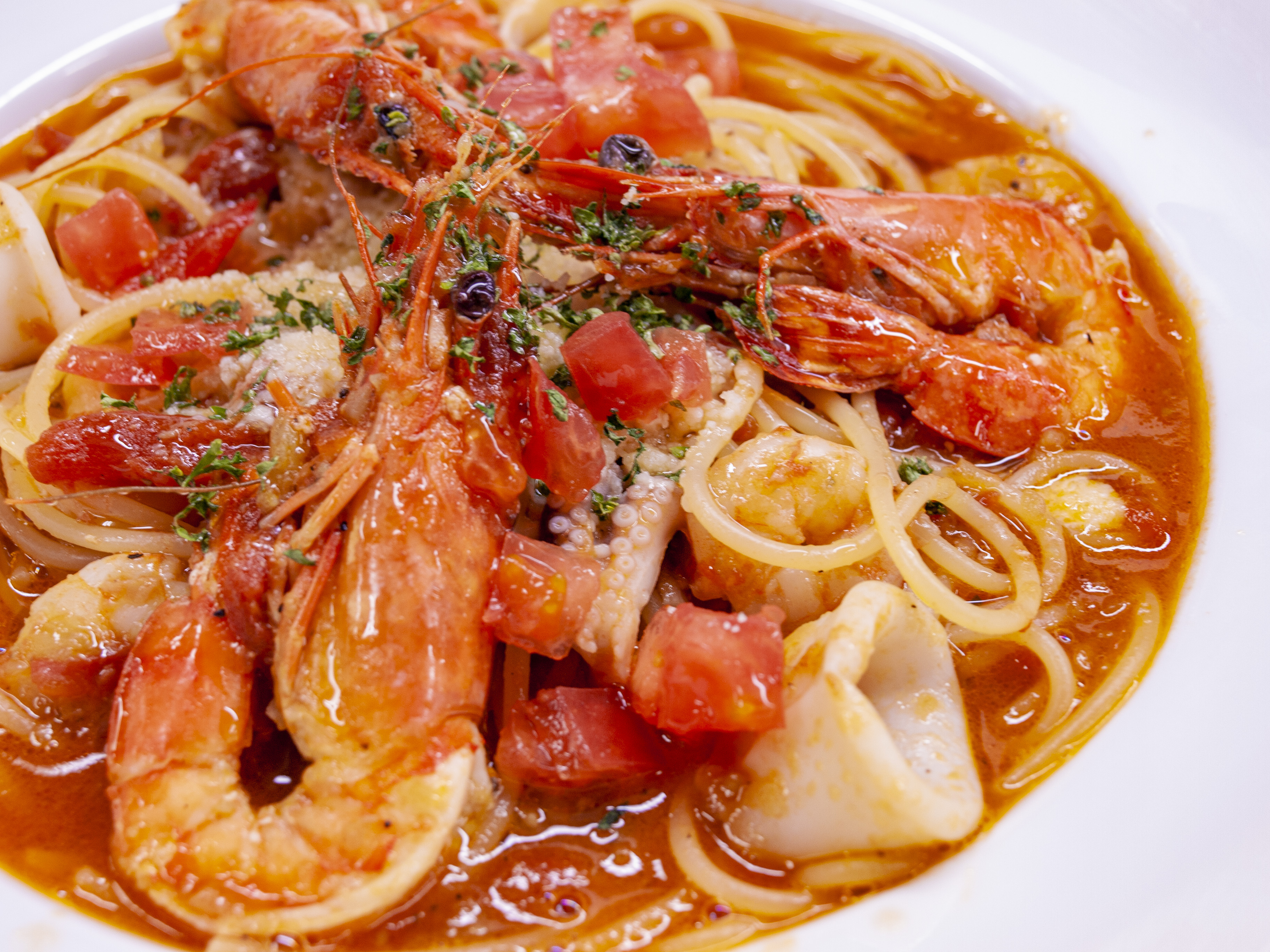 有頭エビとシーフードのトマトソース 上田駅近くで女子会 飲み放題といえば ダイニング カフェ アニバーサリー駅前本店 有頭エビとシーフードのトマトソース 上田駅近くで女子会 飲み放題といえば ダイニング カフェ アニバーサリー駅前本店